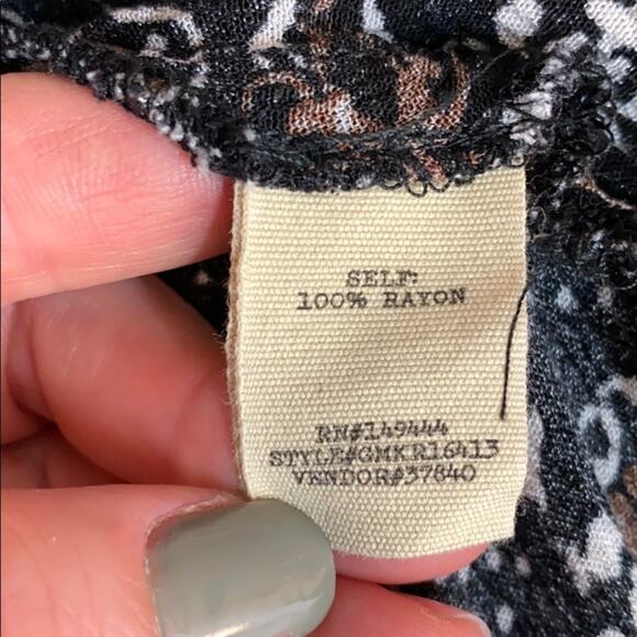 Gimmicks BKE Buckle Chocker Hi Low Boho Blouse XS - Picture 7 of 7